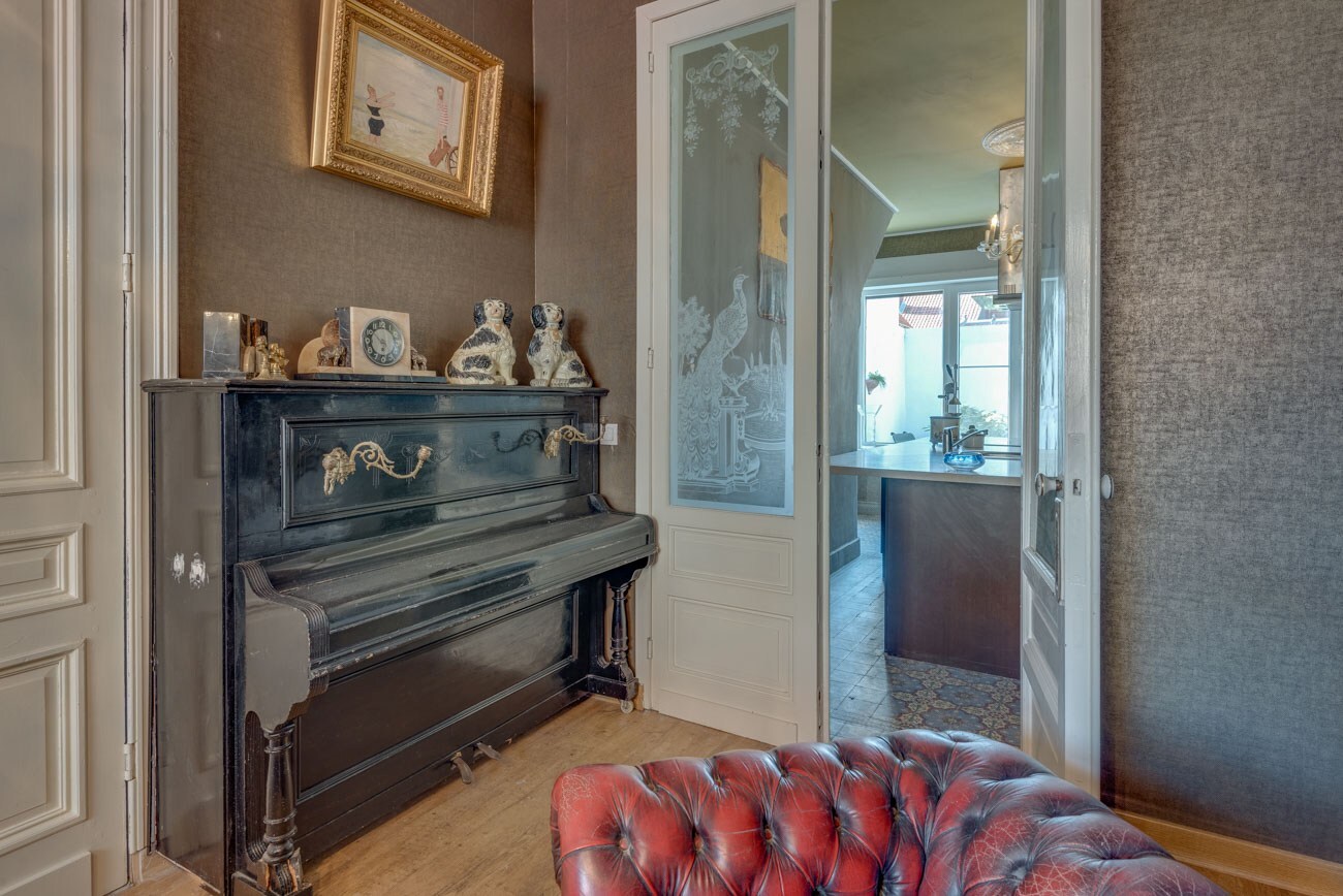 Karaktervolle herenwoning in Belle-Epoquestijl vlakbij zee en strand te Heist. 