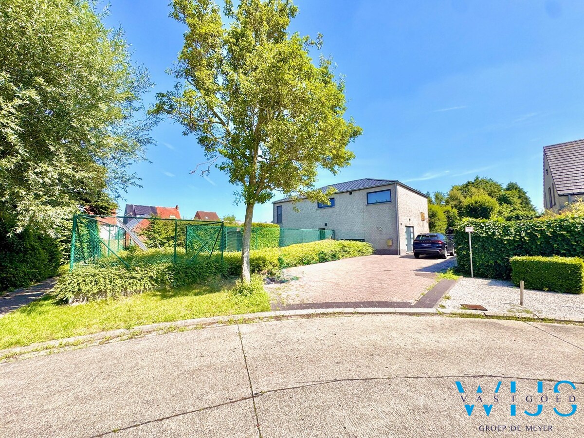 Instapklare open bebouwing met verwarmd zwembad op toplocatie in Sleidinge 
