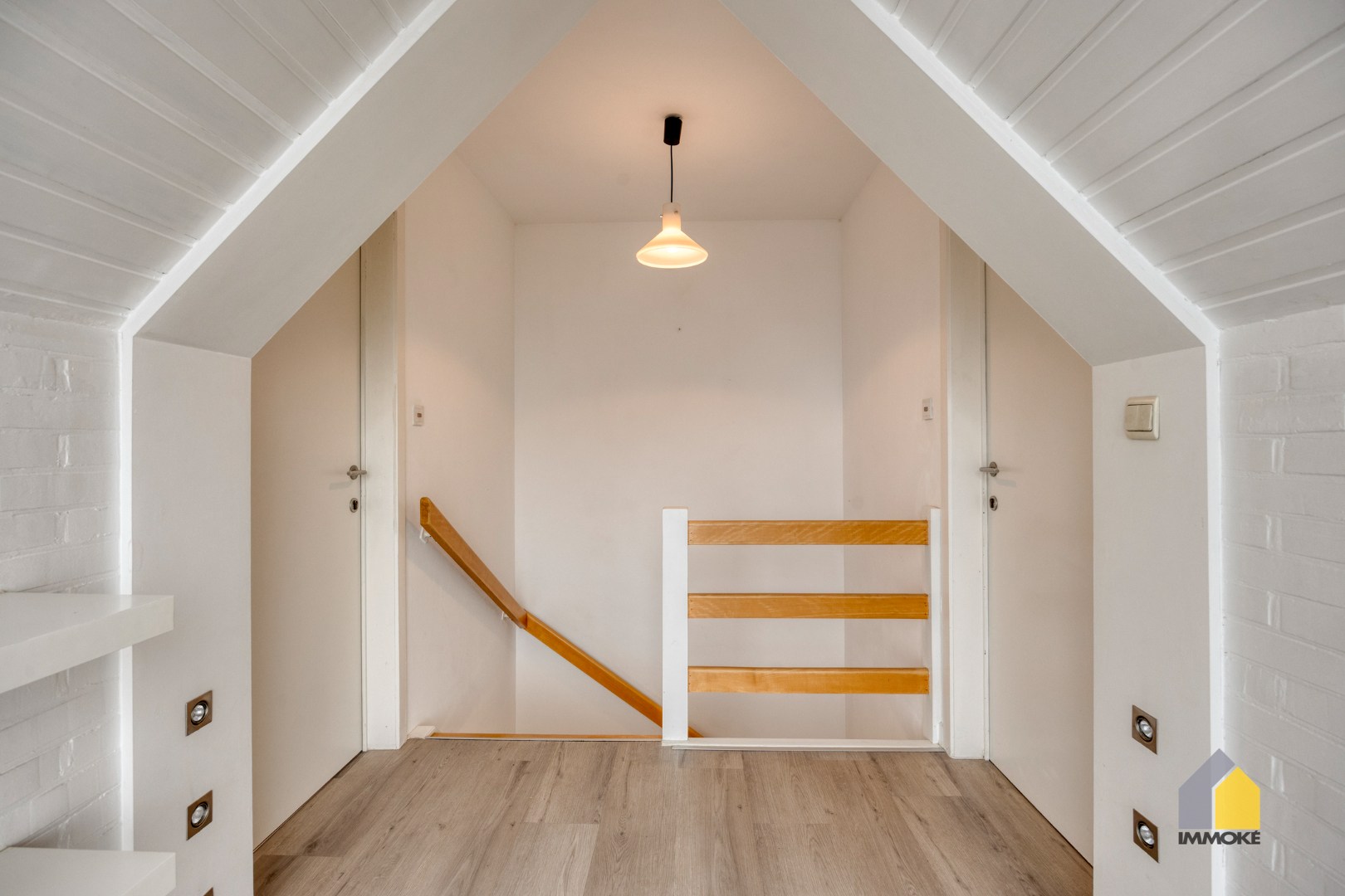 Modern appartement met 2 slpks en parking. 