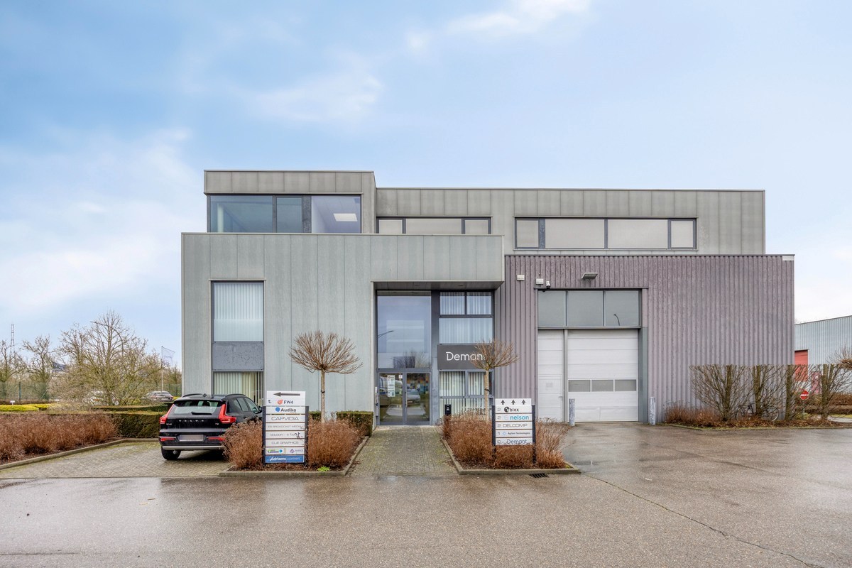 Kantoor te koop in het industriepark te Haasrode/Heverlee met 14 parkings - opp. 626 m² - verkoop van aandelen 