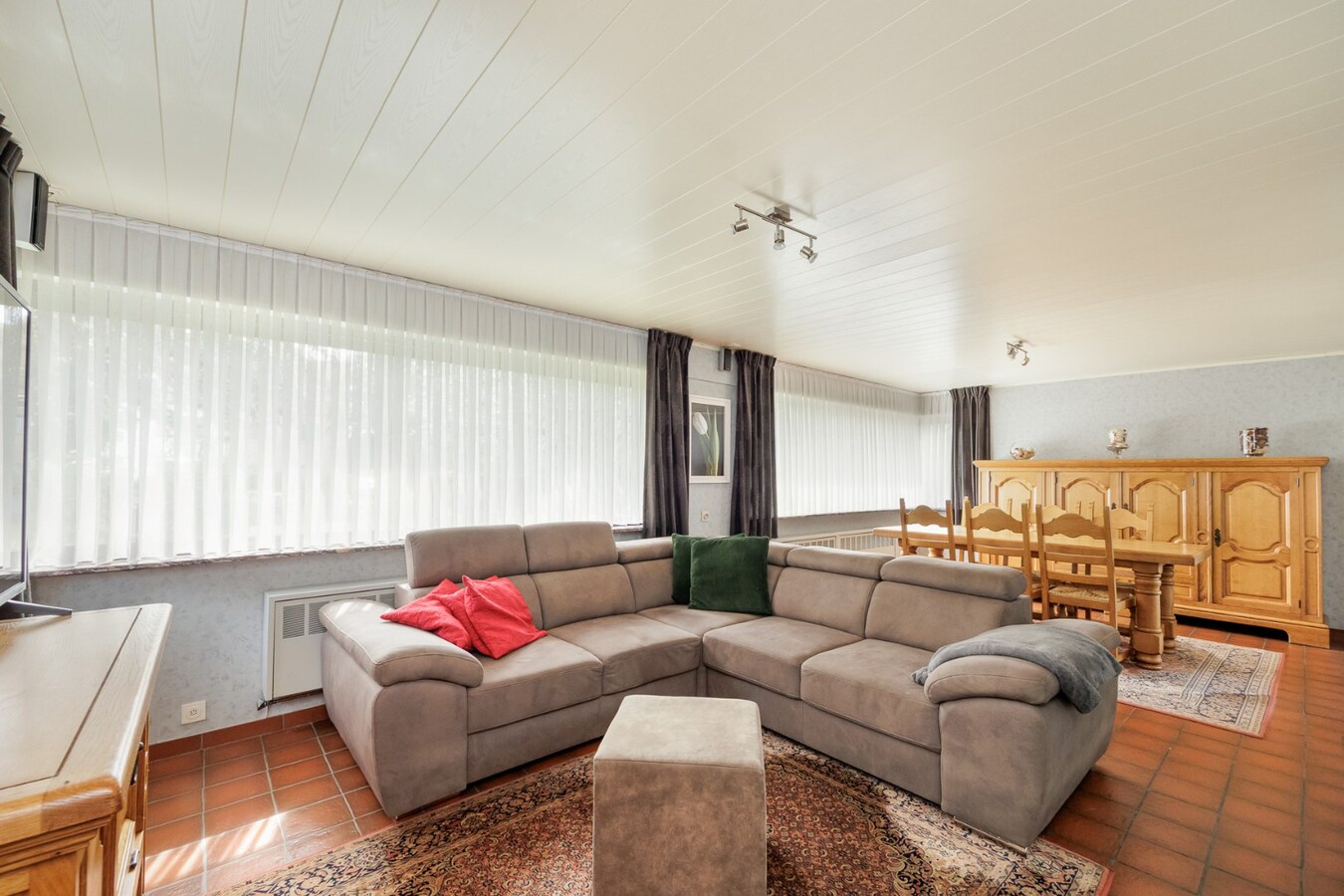 Kangoeroe/praktijk woning met 5 slaapkamers en prachtig open zicht 