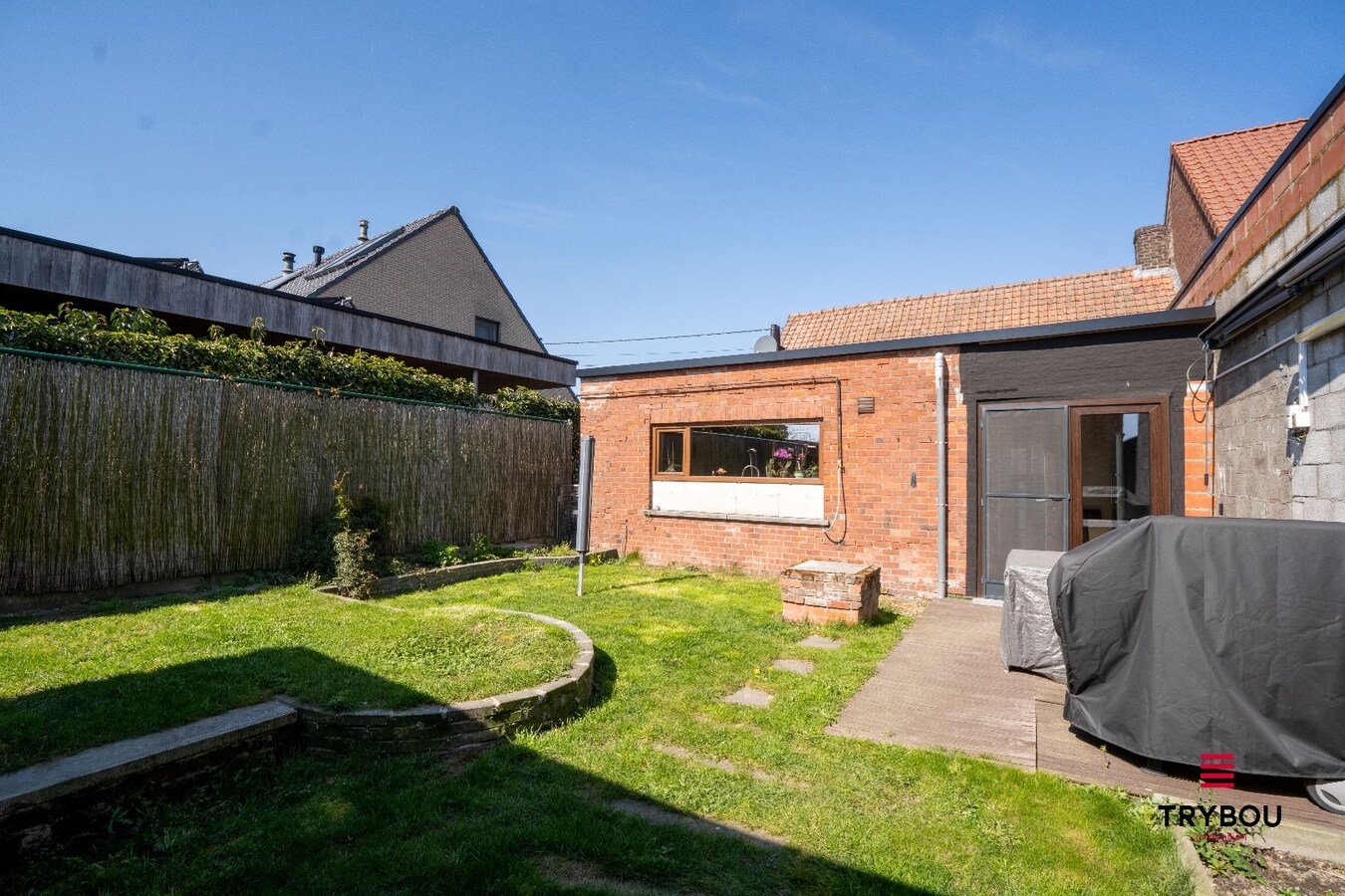 Instapklare woning met 2 slaapkamers, garage en tuin 