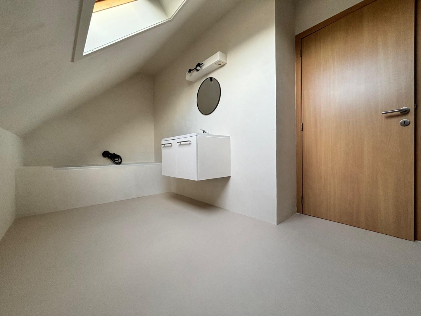 Ruime gerenoveerde duplex nabij centrum Balen te huur 