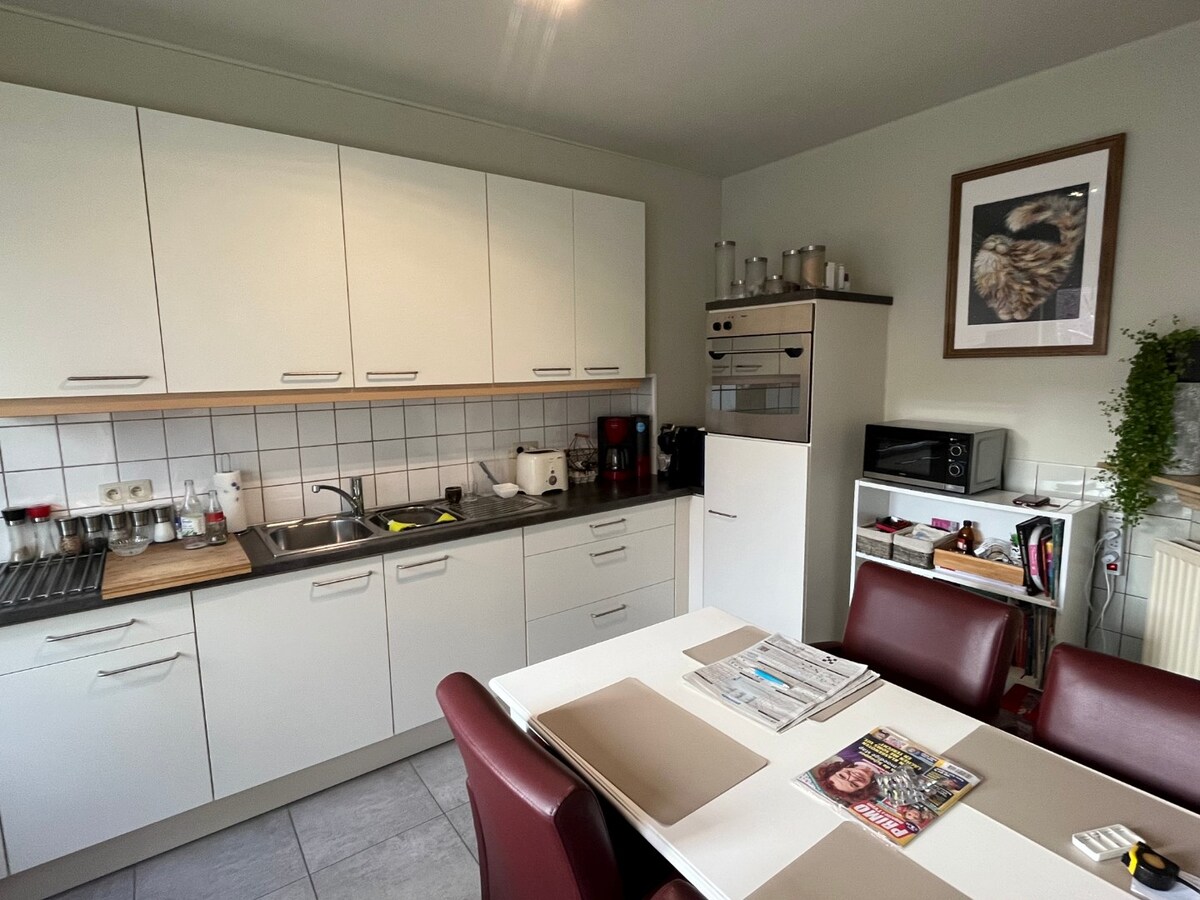 Praktische, ruime rijwoning te centrum Gavere 