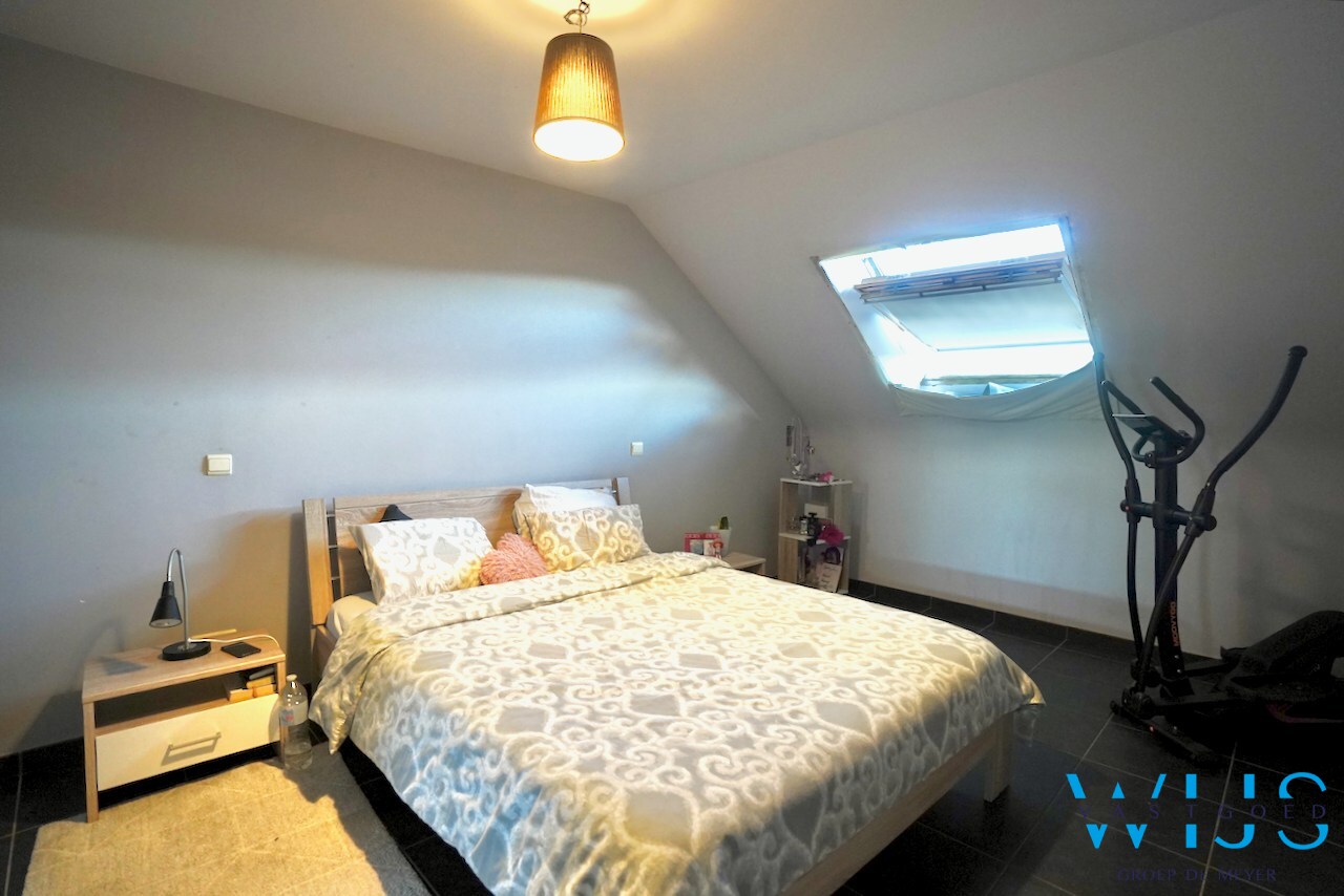 Instapklaar &amp; energiezuinig appartement in HET centrum van Ertvelde ! 