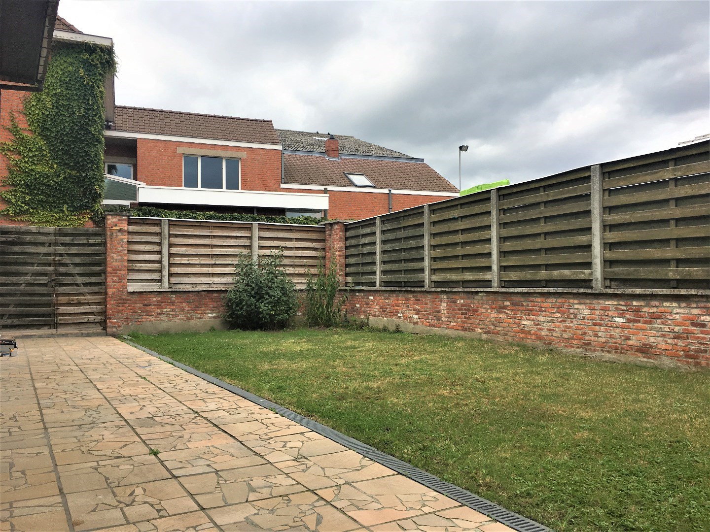 Gerenoveerde, zeer ruime woning met garage en tuin op 222 m² 