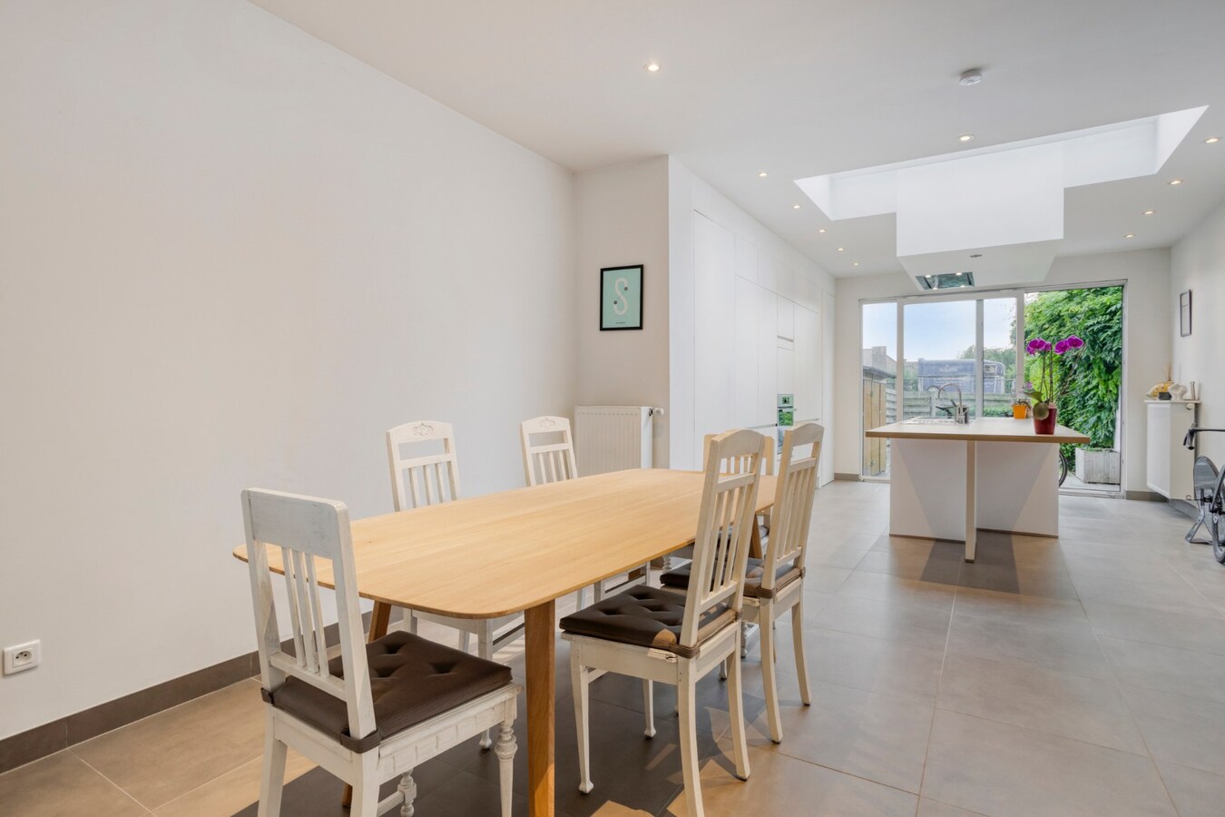 Hippe burgerwoning met gezellige zuidgerichte tuin 