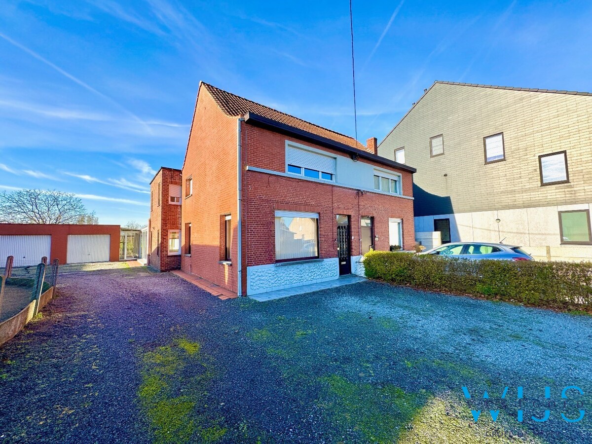 Interessant te renoveren woonhuis met 4.133 m² grond in het centrum van Wippelgem! 