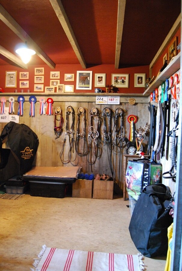 Idyllische woning met stalgebouwen op ca. 5000m² te Sint-Laureins 