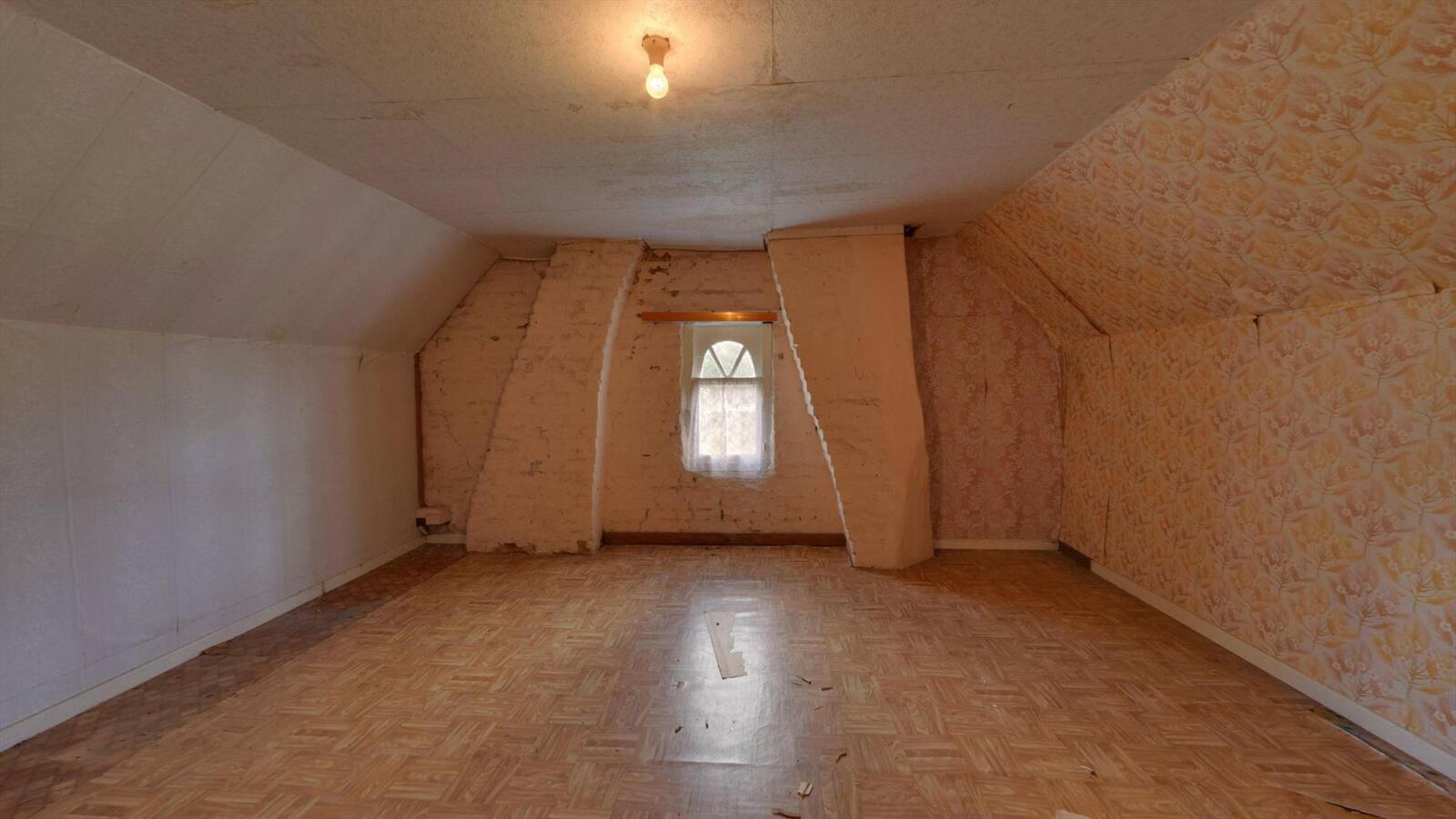 Te renoveren woning op zéér mooie locatie 