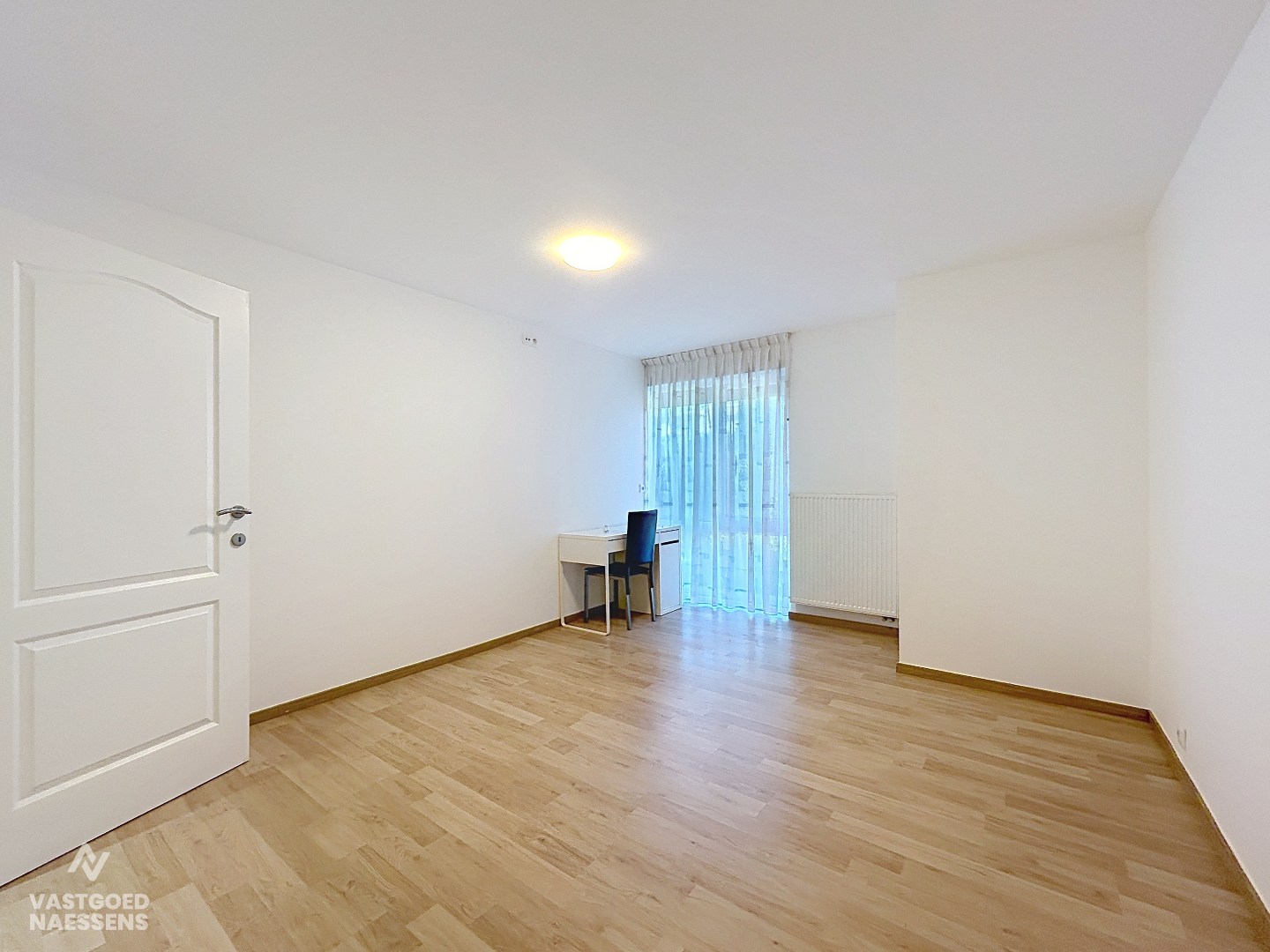 RUIME BUNGALOW MET TUIN EN GARAGE 