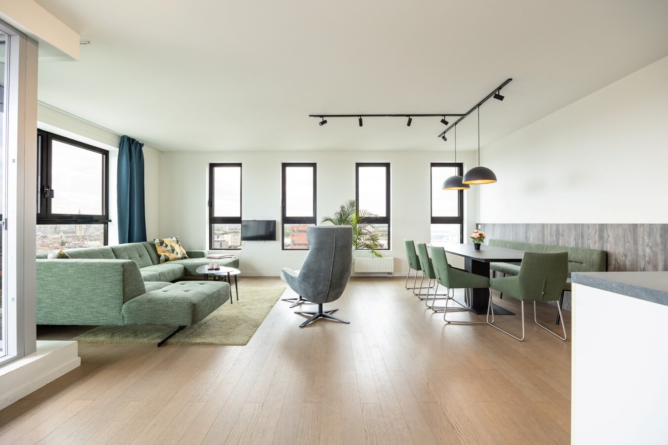 Stijlvol appt. met terras in de 'London Tower' op 't Eilandje! 