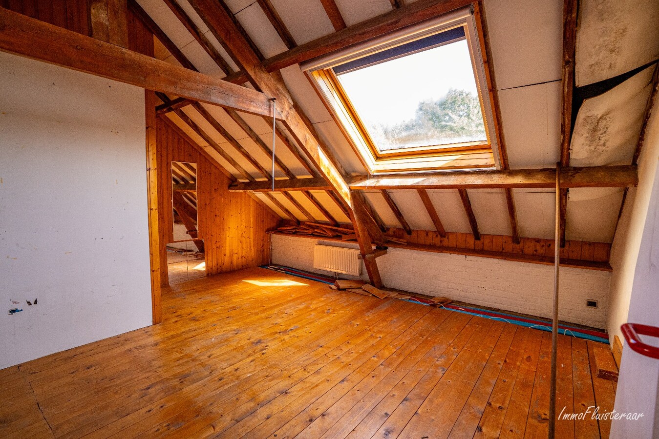 Unieke vierkantshoeve op een landelijke locatie op ca. 3 ha te Herne. 