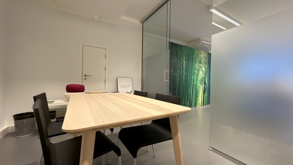 Lichtrijk kantoor te huur aan de Leien in Antwerpen