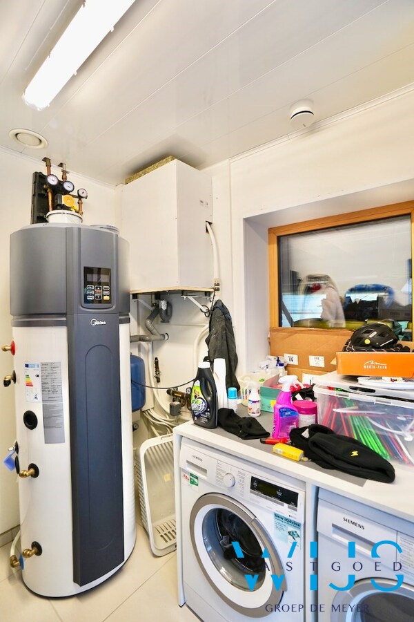 Zeer ruime gezinswoning te Zelzate ! 