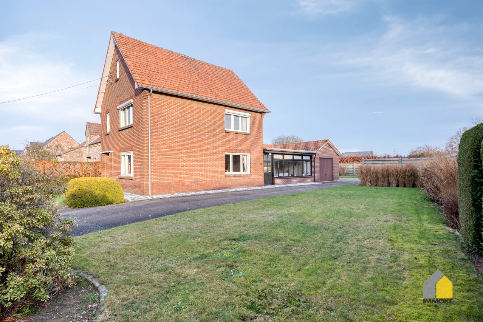 Op te frissen woning met 4 slpk op ruim perceel van 9 a 78 ca. 