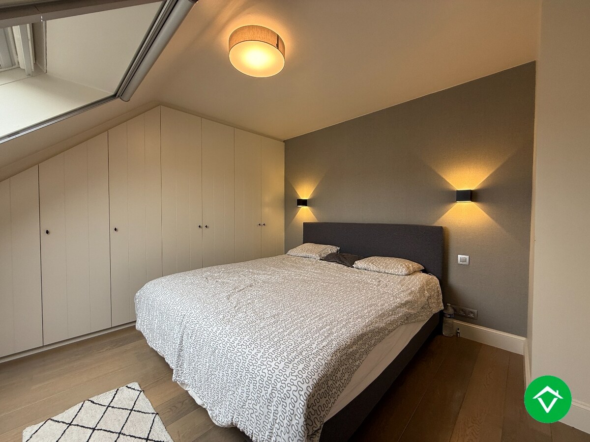 Prachtige rijwoning met 3 slaapkamers, tuin en garage te Roeselare 