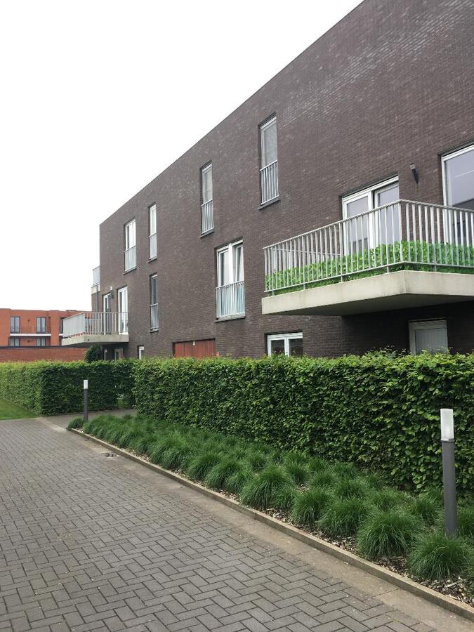 Ruim, modieus 2 slaapkamer appartement 