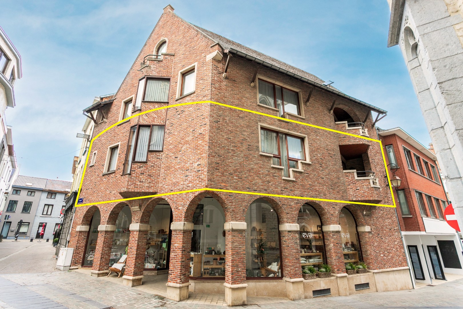 Ruim 3-slaapkamerappartement (EPC C) met terras en uniek zicht op de basiliek in hartje Halle 