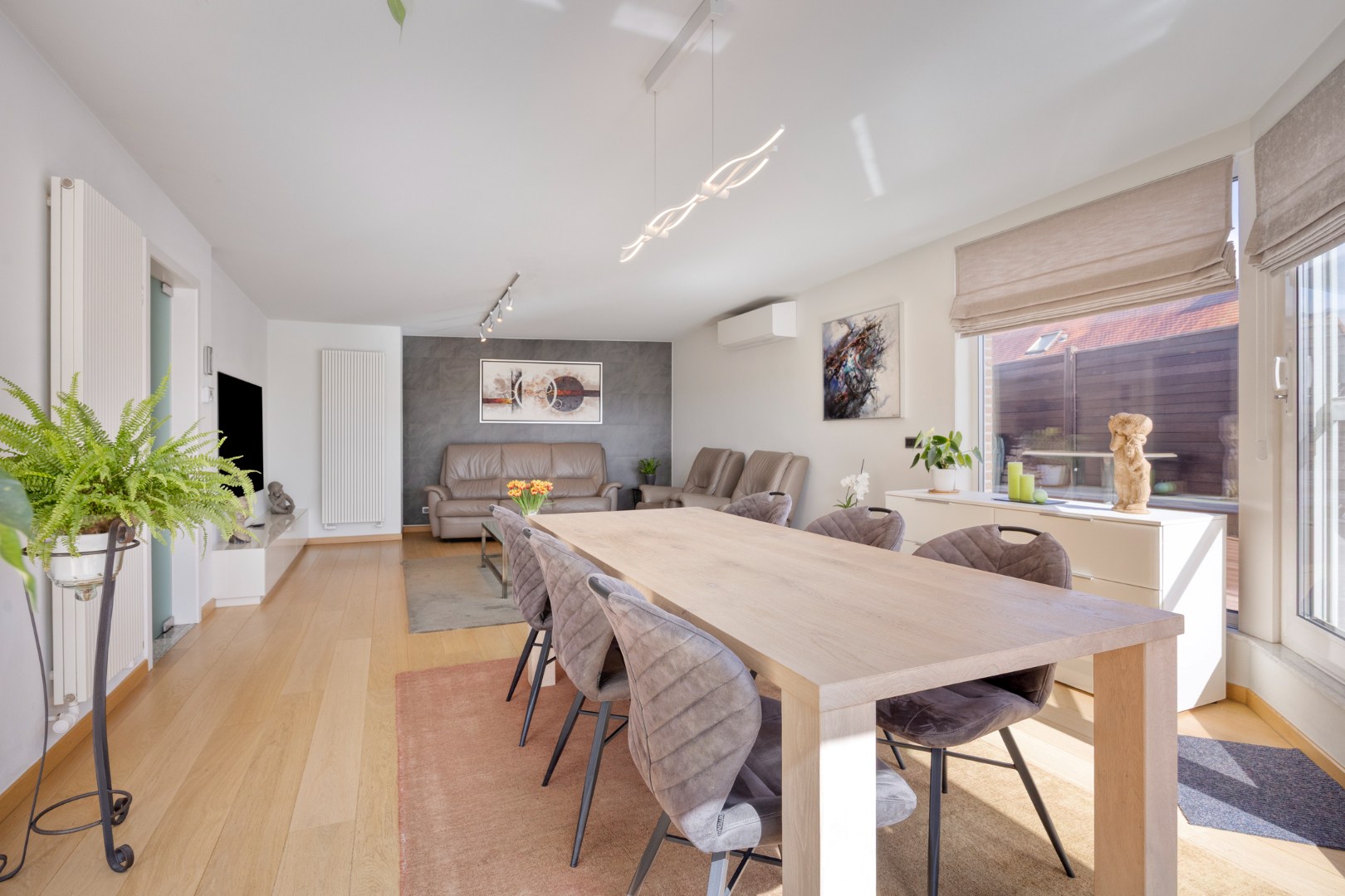 Instapklare penthouse met 2 slaapkamers en terras van 60m² , 4 kelders en garagebox in Korbeek-Lo! – EPC 199 kWh/m² - bewoonbare opp. 131 m² 