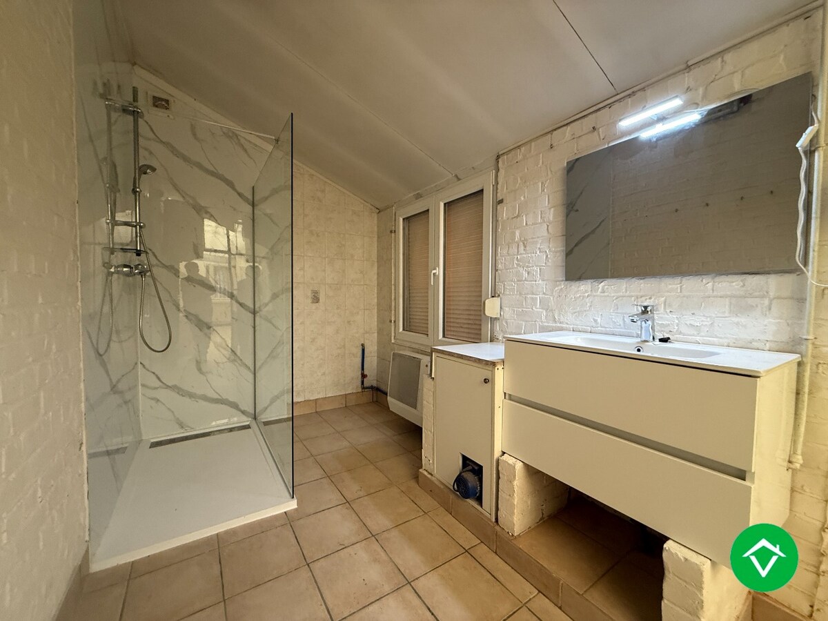 Gezellige rijwoning met 3 slaapkamers en tuin te centrum Roeselare 