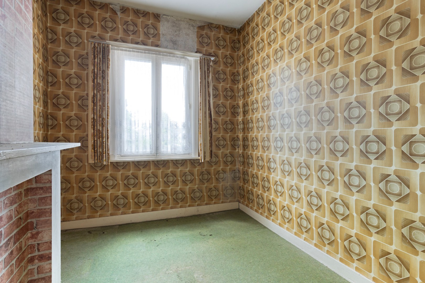 Te renoveren stadswoning in hartje Geel 
