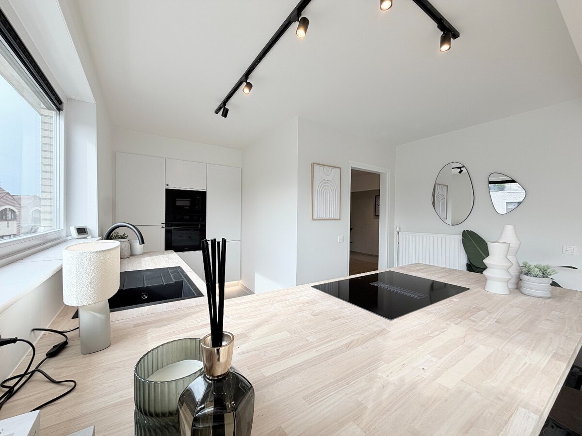 Fantastisch superruim leefappartement in hartje van Gullegem ! *** NONO INSPIRED *** 