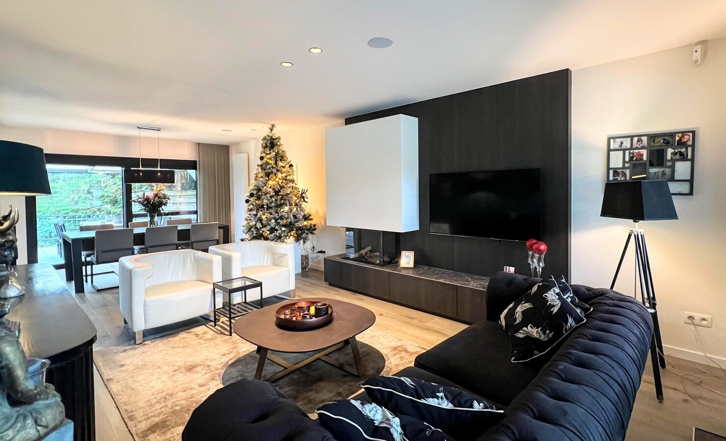 Gerenoveerde, instapklare woning op perceel van 1529m² midden in het groen 