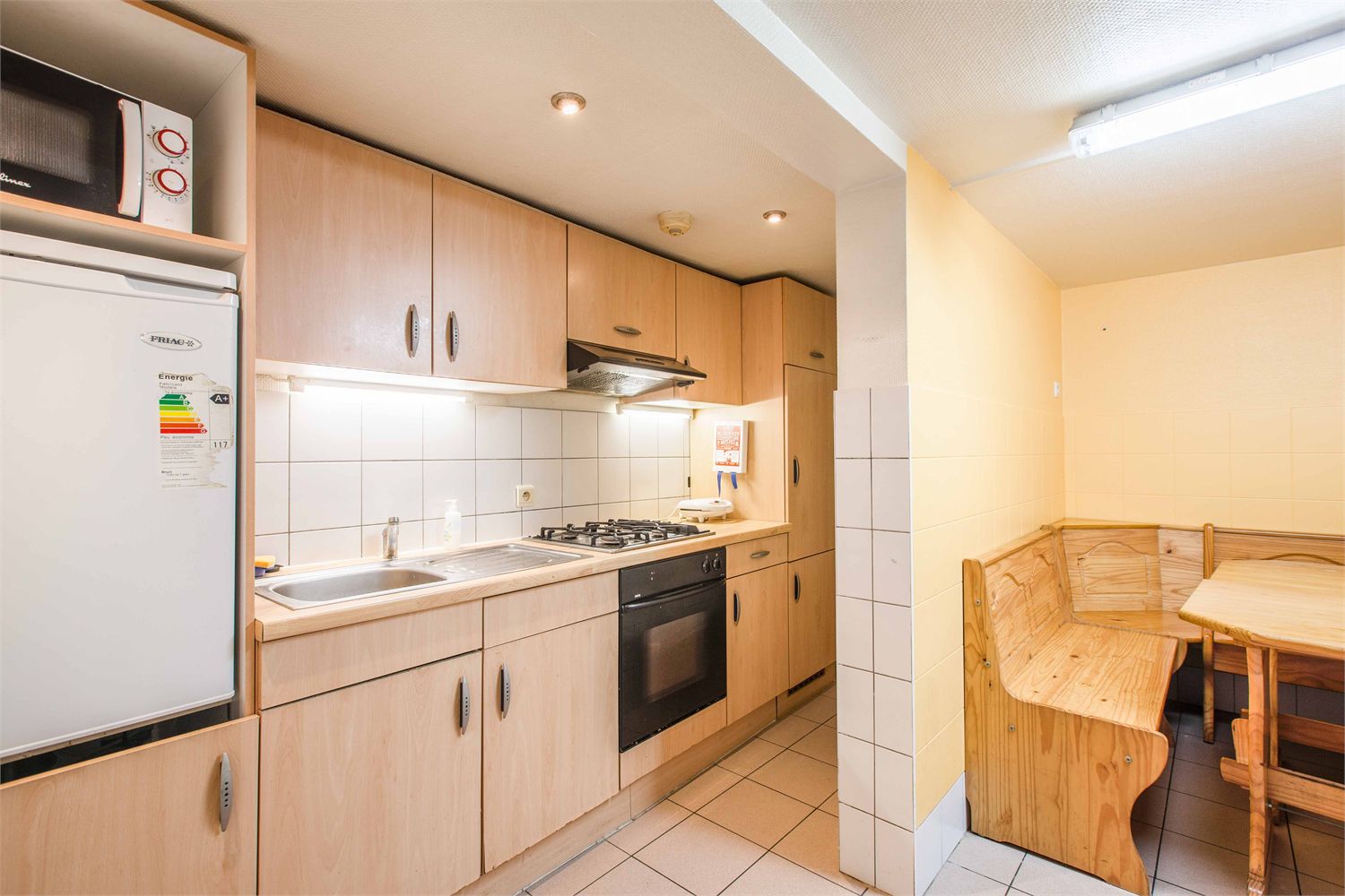 Ideaal gelegen studentenhuis bestaande uit 9 kamers en 2 studio's! 