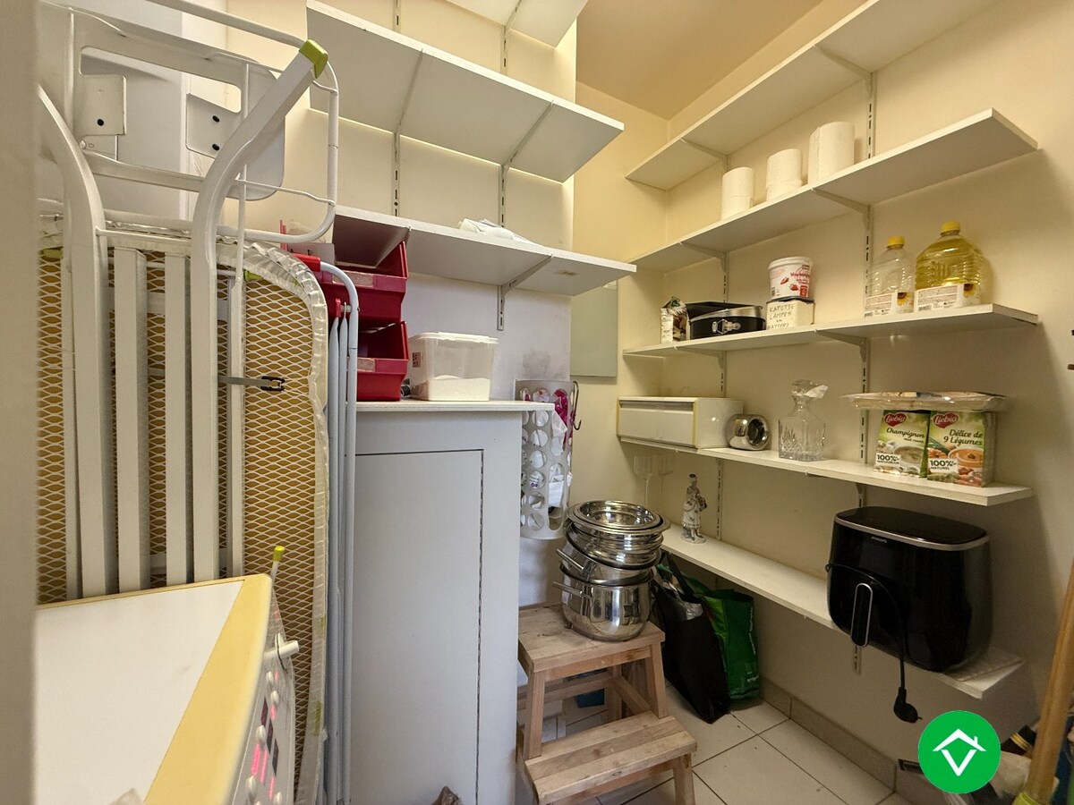 Ruim 2-slaapkamersappartement met garage in centrum Roeselare 