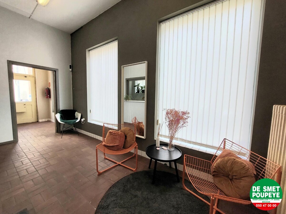 Kantoor - winkel - showroom - praktijk met' woonst 