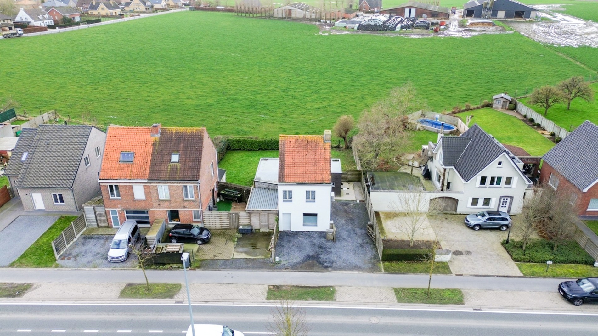 Alleenstaande woning met open zicht en mooie tuin, perceel 539 m², Torhout 