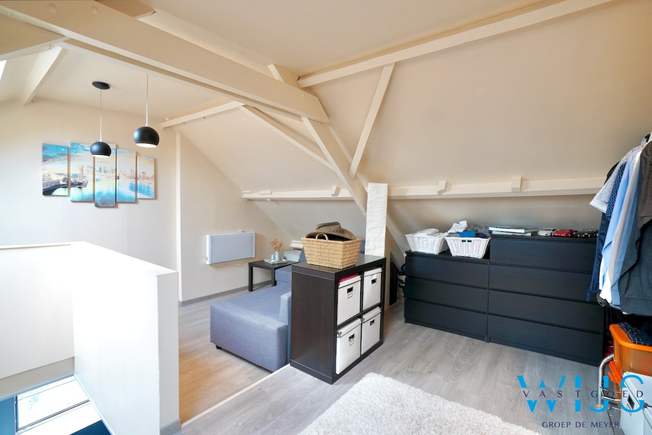 Instapklaar woonhuis met 3 slaapkamers en garage te Boekhoute ! 