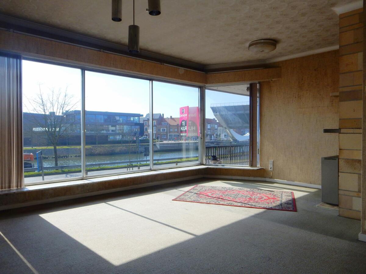 Zonnig appartement met 2 slaapkamers 