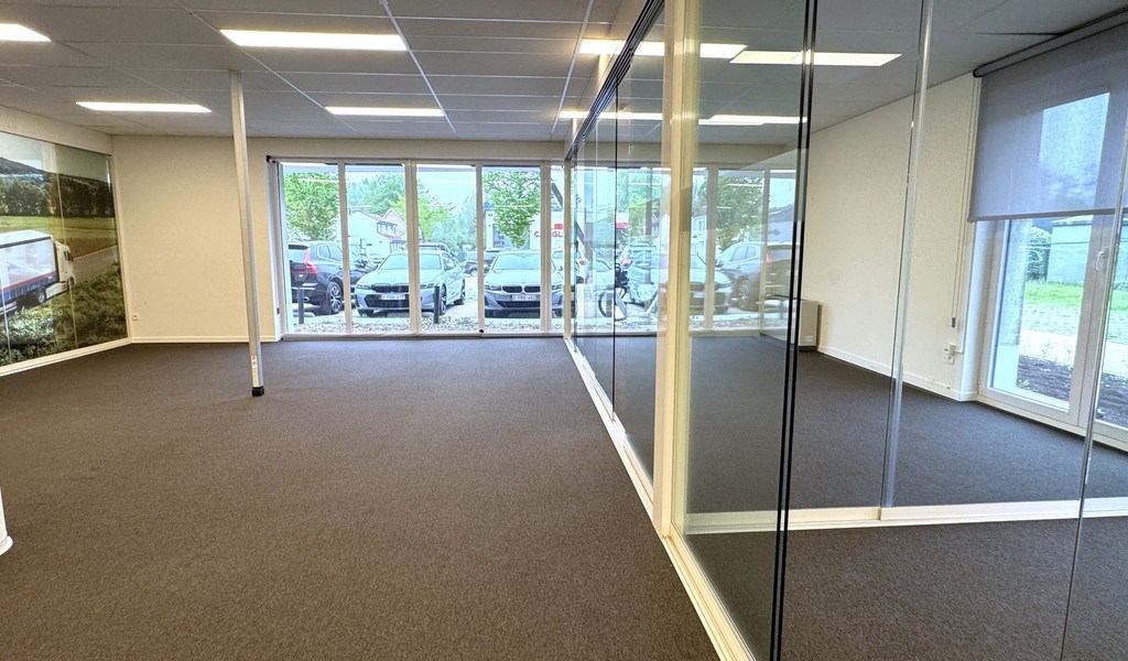 Kantoren te huur op zichtlocatie langs Kortrijksesteenweg in Sint-Martens-Latem
