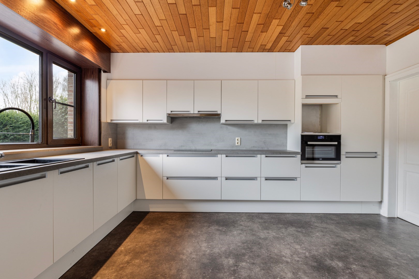 Ruime woning te koop in Afsnee 