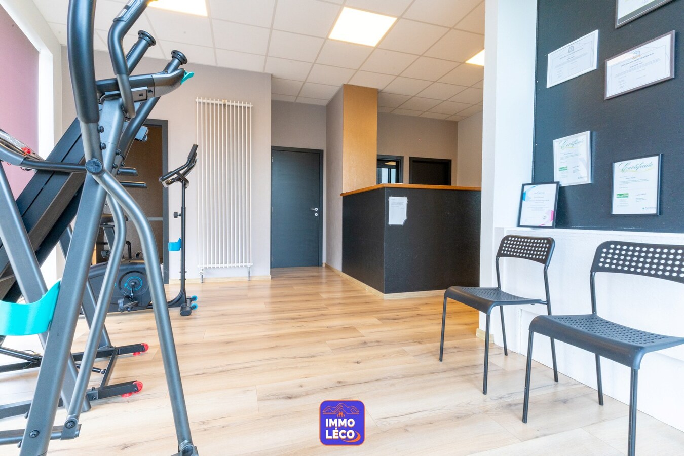 Espace commercial idéal pour bureaux, profession libérale, indépendants divers, commerce, etc... 