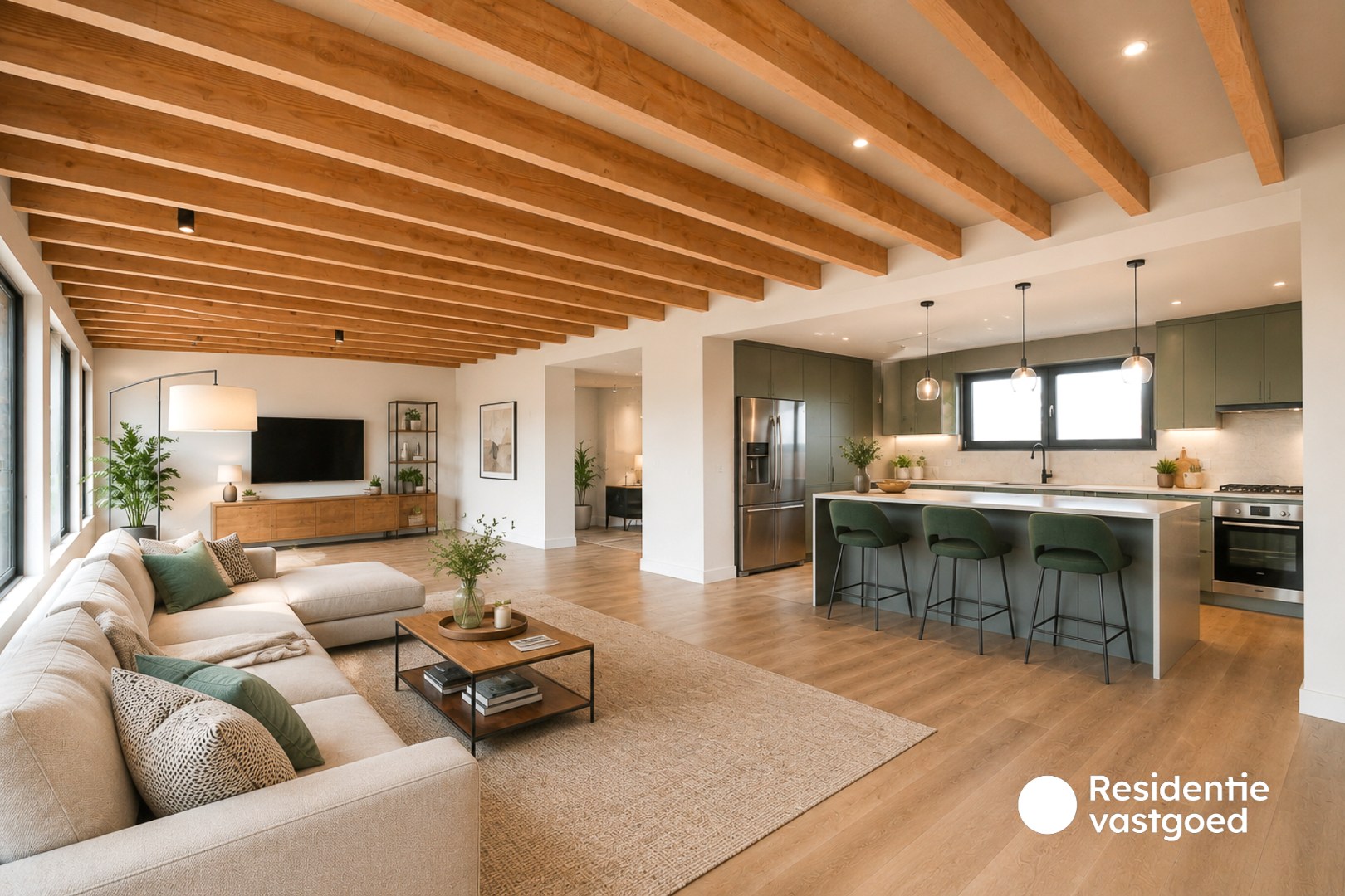 Ruime woning met uitzonderlijk veel mogelijkheden en prachtig zicht vanuit de tuin 
