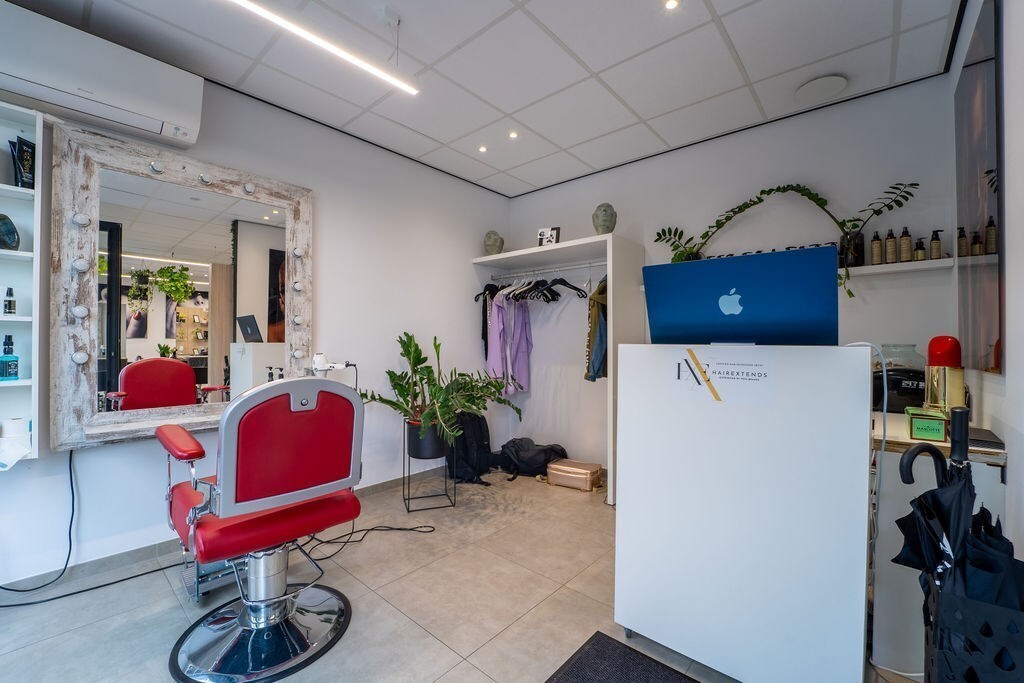 UITSTEKENDE OPBRENGSTENEIGENDOM - MODERNE COMMERCIËLE HANDELSRUIMTE MET BERGING OP TOPLOCATIE NABIJ HASSELT CENTRUM VANAF 295.000 EURO 