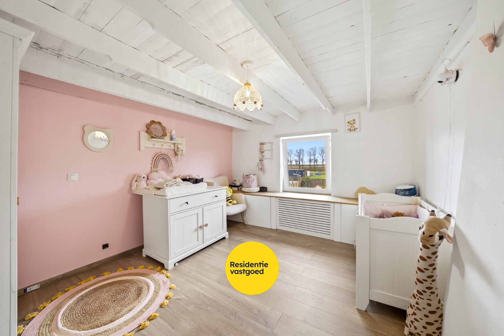 Karaktervolle halfopen bebouwing met multifunctioneel bijgebouw  in Westkerke 