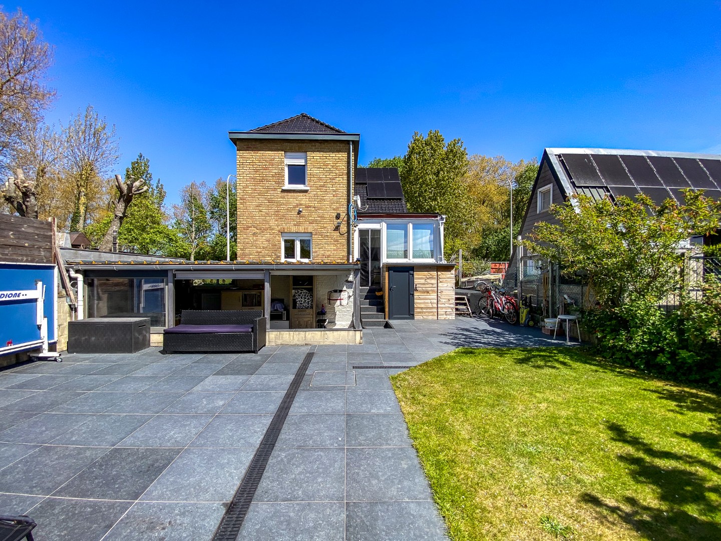 Instapklare woning gelegen op 330m² te Oostduinkerke. 