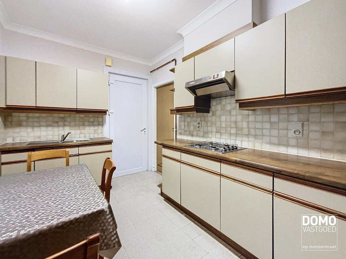 RUIME WONING MET GARAGE, TUIN &amp; 3 SLAAPKAMERS TE ALKEN 