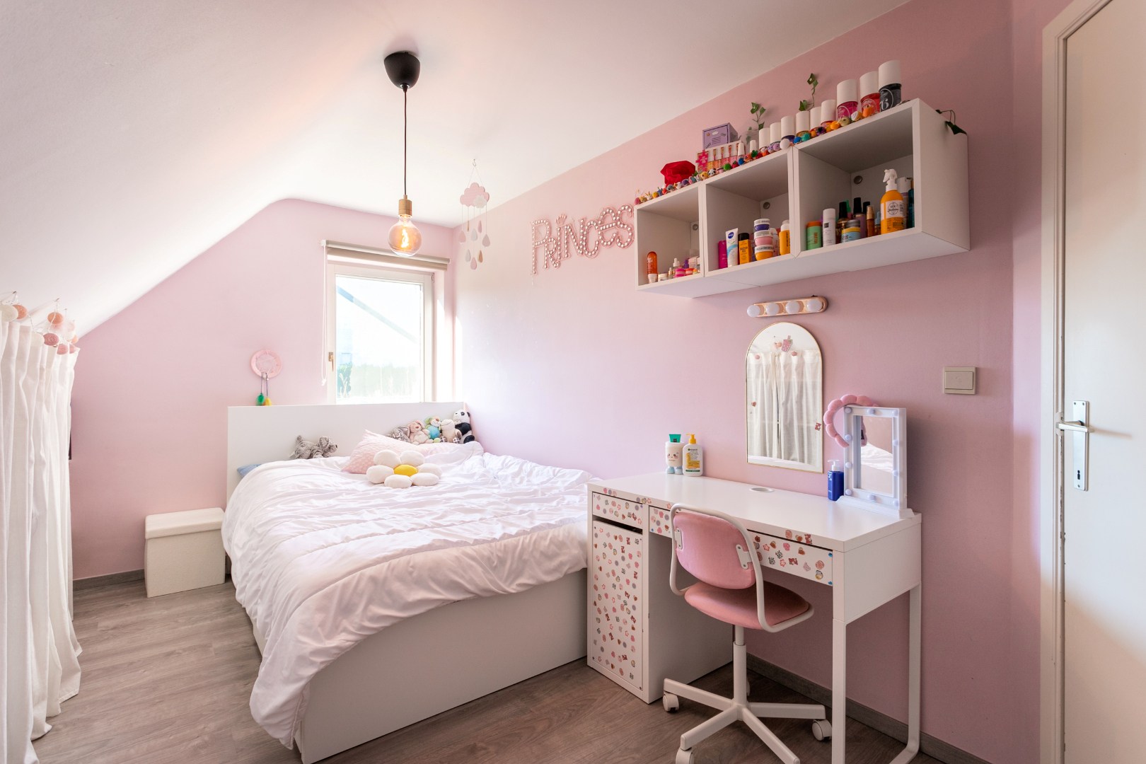 Vrijstaande woning met 4 slpks, zuidgerichte tuin en garage 