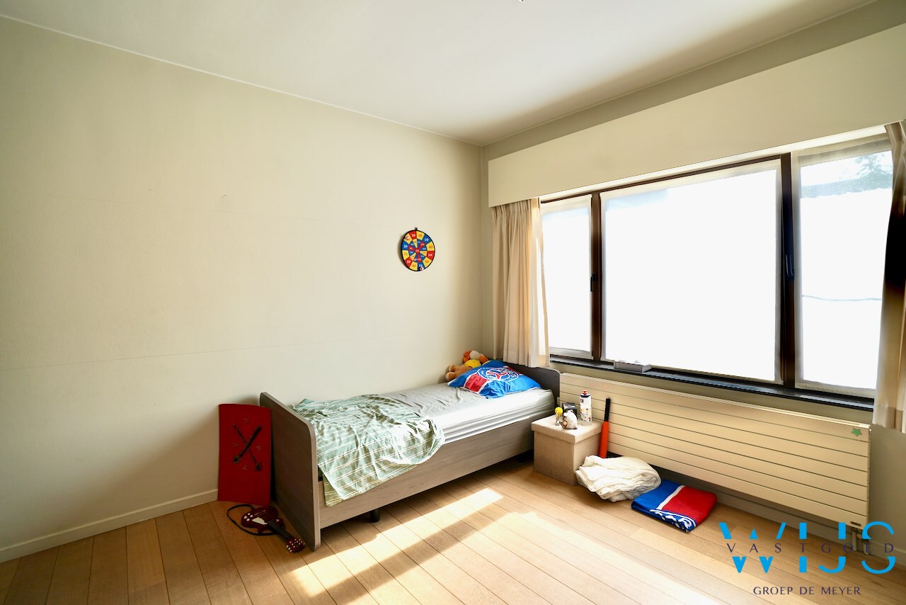 Schitterend karaktervol woonhuis met 5 slaapkamers te Assenede ! 