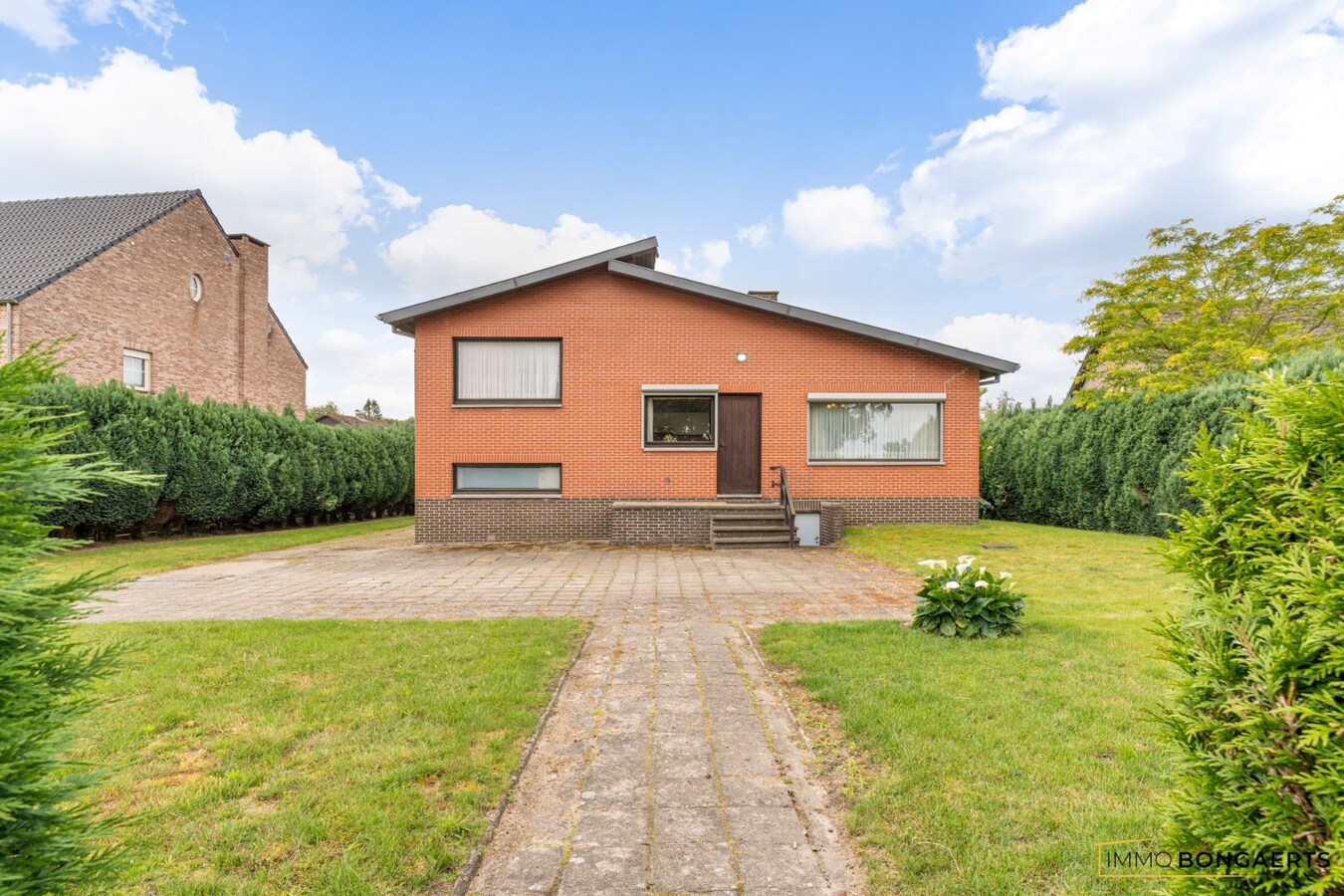 Vrijstaande woning met 3 slaapkamers 