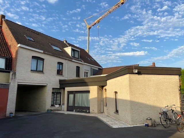 Zeer centraal gelegen gelijkvloers appartement met 1 slpk in hartje Waregem! 