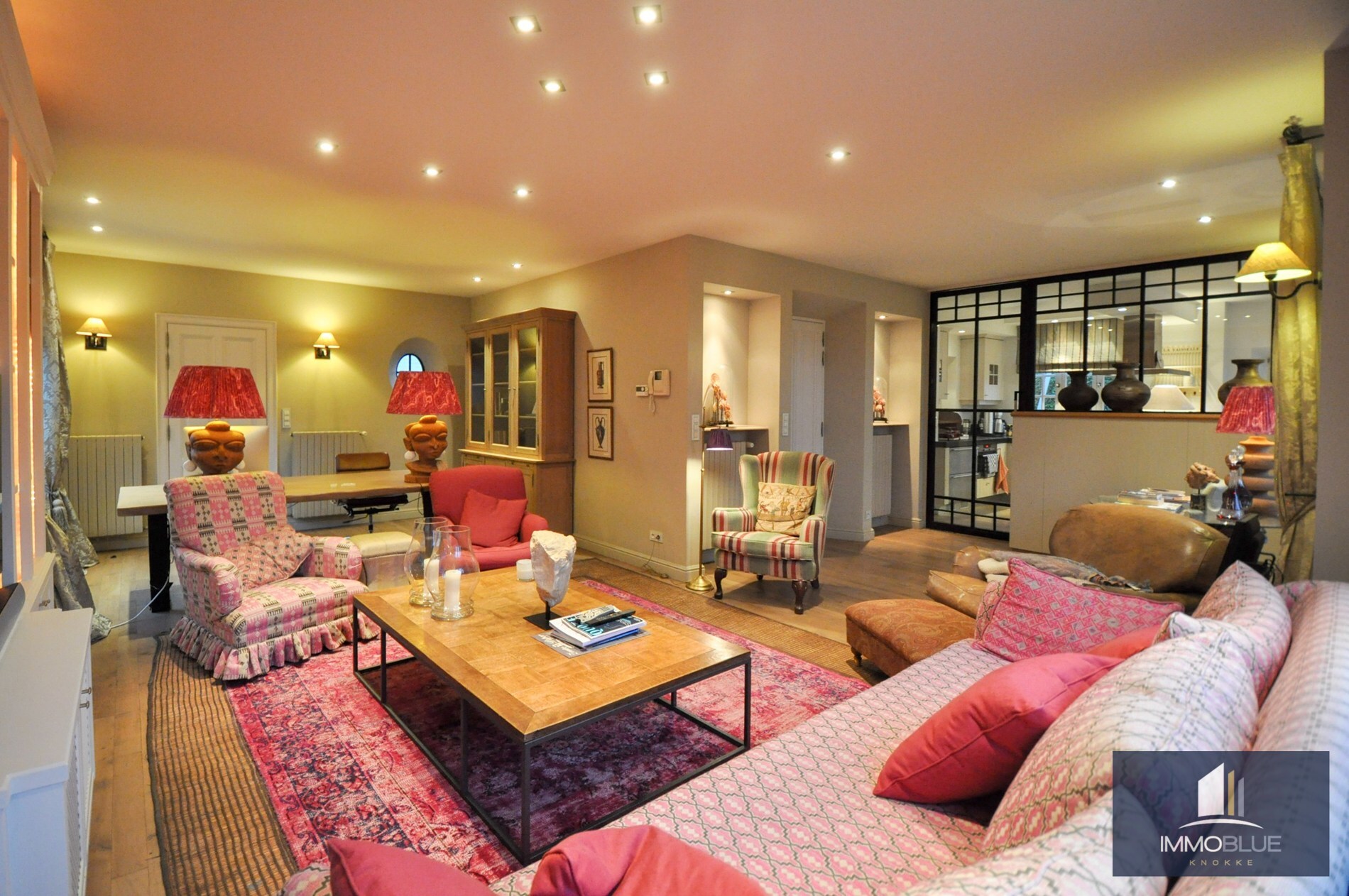 Une villa de charme située dans un quartier résidentiel calme. 