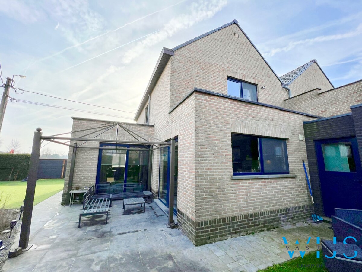 Landelijk gelegen halfopen bebouwing te Assenede 