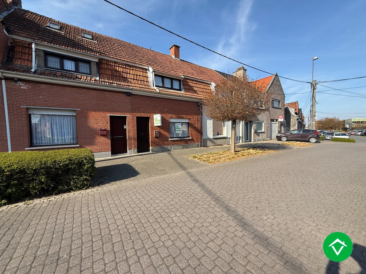 Centraal gelegen woning met 3 slaapkamers en diepe tuin te Roeselare 