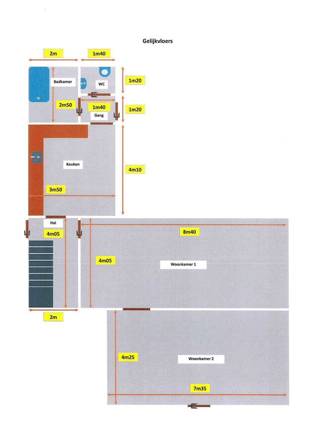 Centraal gelegen halfvrijstaande woning. 6 slaapkamers. Te renoveren. 